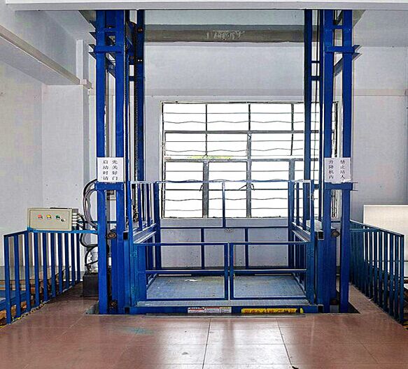 導(dǎo)軌式升降貨梯都有哪些簡單的維護(hù)知識?(圖1) 20201012093848862.jpg