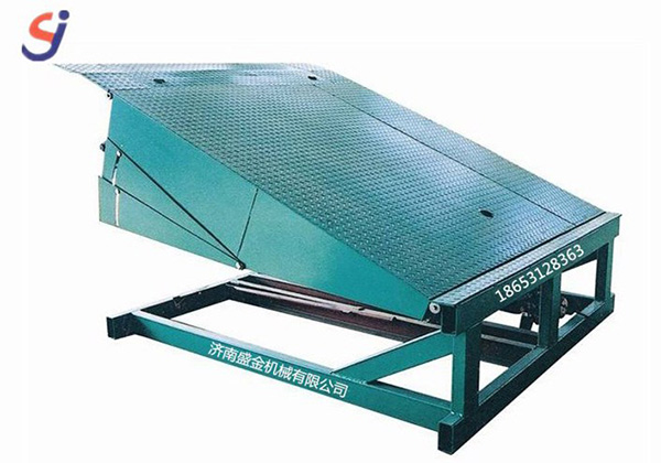 如何正確使用登車(chē)橋(圖2) \